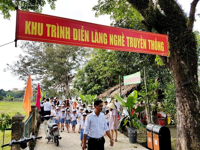 Quảng Nam: Rất đông du khách tham gia Lễ hội tam Kỳ - Mùa hoa sưa 2022 Quảng Nam: Rất đông du khách tham gia Lễ hội tam Kỳ - Mùa hoa sưa 2022