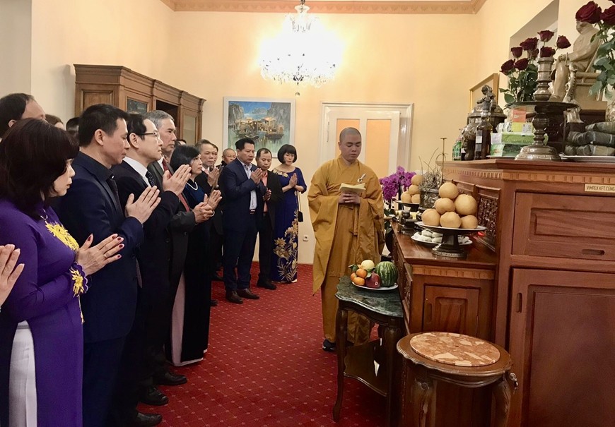Người Việt tại nhiều quốc gia tưởng nhớ các Vua Hùng Người Việt tại nhiều quốc gia tưởng nhớ các Vua Hùng