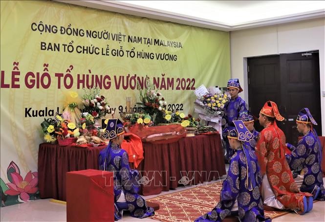 Người Việt tại nhiều quốc gia tưởng nhớ các Vua Hùng Người Việt tại nhiều quốc gia tưởng nhớ các Vua Hùng