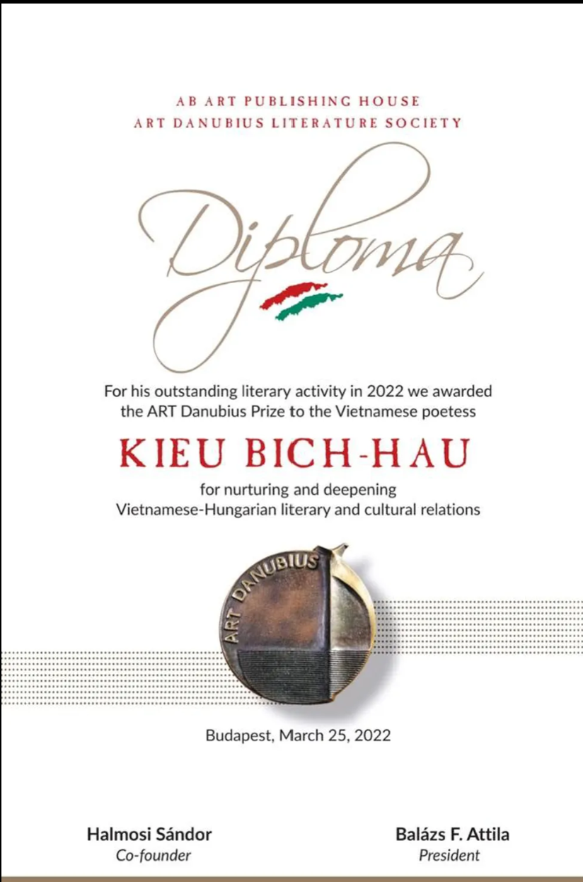 Ba nhà văn Việt Nam được vinh danh tại giải Art Danubius 2022 của Hungary