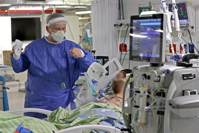 Tin COVID hôm nay sáng 22/4: Số ca mắc mới và tử vong tăng trở lại trên thế giới Tin COVID hôm nay sáng 22/4: Số ca mắc mới và tử vong tăng trở lại trên thế giới