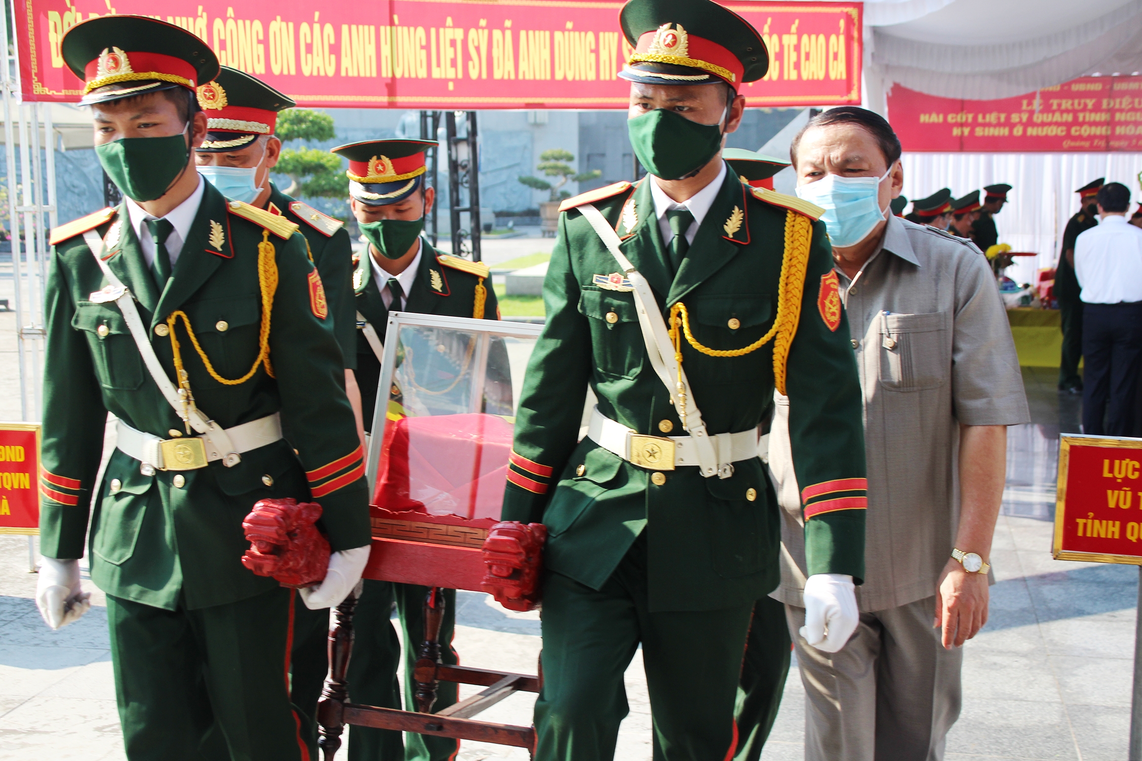truy dieu va an tang 16 hai cot liet si viet nam hy sinh tai lao