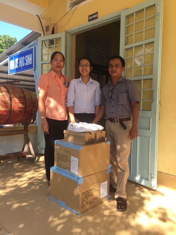 HKI đồng hành tài trợ 1.300 đôi giầy cho học sinh nghèo vượt khó tại tỉnh Trà Vinh hki dong hanh tai tro 1300 doi giay cho hoc sinh ngheo vuot kho tai tinh tra vinh