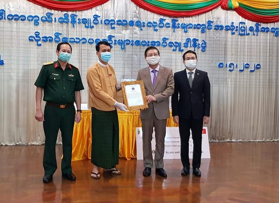 Người Việt tại Myanmar ủng hộ 7.5 triệu kyat giúp người dân vùng Yangon chống COVID-19 nguoi viet tai myanmar ung ho 75 trieu kyat giup nguoi dan vung yangon chong covid 19