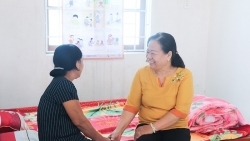 tinh hoa binh trien khai mo hinh lang que an toan cho phu nu va tre em