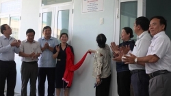lawrence sting cung dong hanh trao 25 xe lan xe lac cho nguoi khuyet tat huyen hung nguyen tinh nghe an