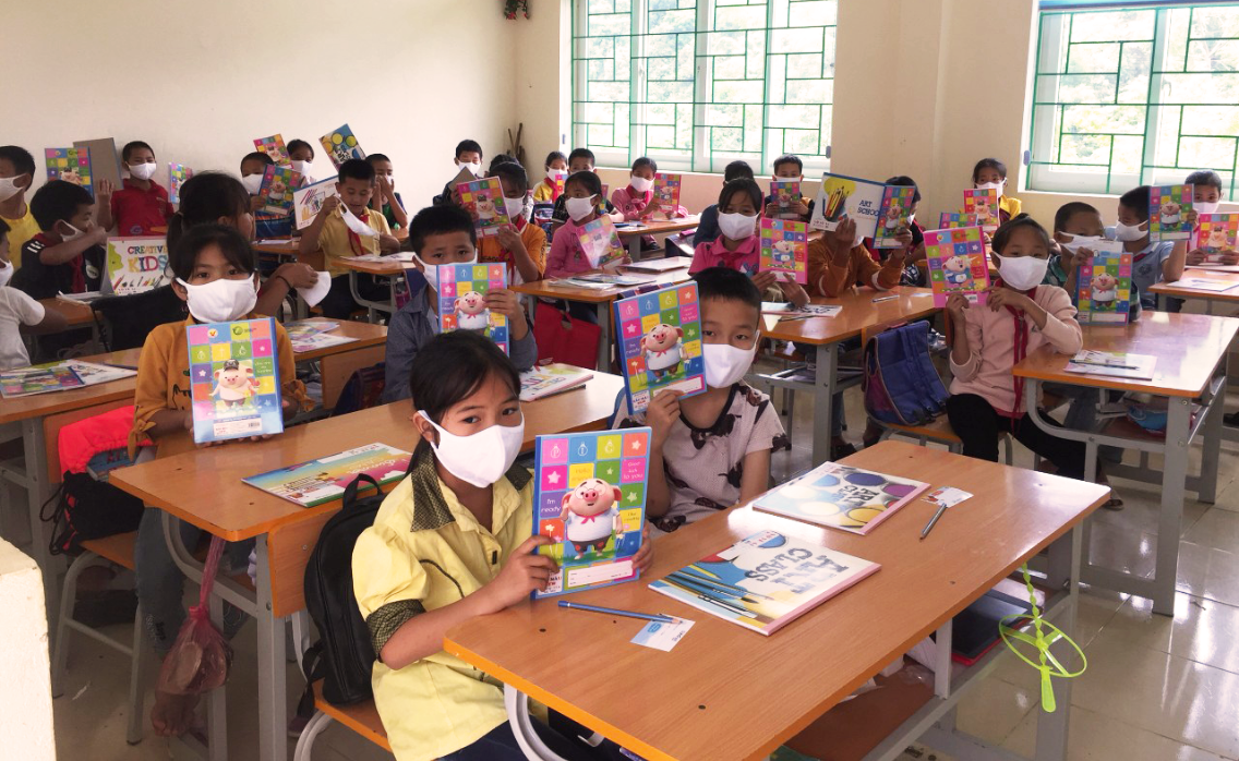 childfund viet nam ho tro dot 2 nhieu qua tang cho 3 tinh cao bang bac kan hoa binh