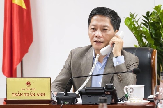 Việt Nam sẽ duy trì cung cấp khẩu trang và một số trang thiết bị y tế cho Rumani viet nam se duy tri cung cap khau trang va mot so trang thiet bi y te cho rumani