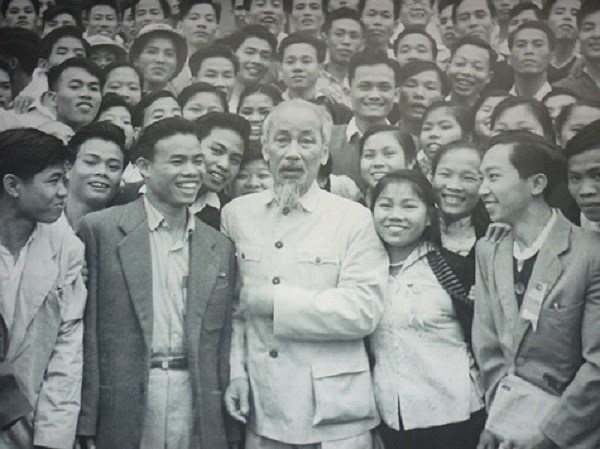 Ấn tượng về Lãnh tụ Hồ Chí Minh trong con mắt bạn bè quốc tế an tuong ve lanh tu ho chi minh trong con mat ban be quoc te