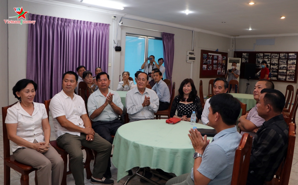 Cộng đồng người Việt Nam tại Campuchia họp mặt kỷ niệm 130 năm ngày sinh Chủ tịch Hồ Chí Minh cong dong nguoi viet nam tai campuchia hop mat ky niem 130 nam ngay sinh chu tich ho chi minh
