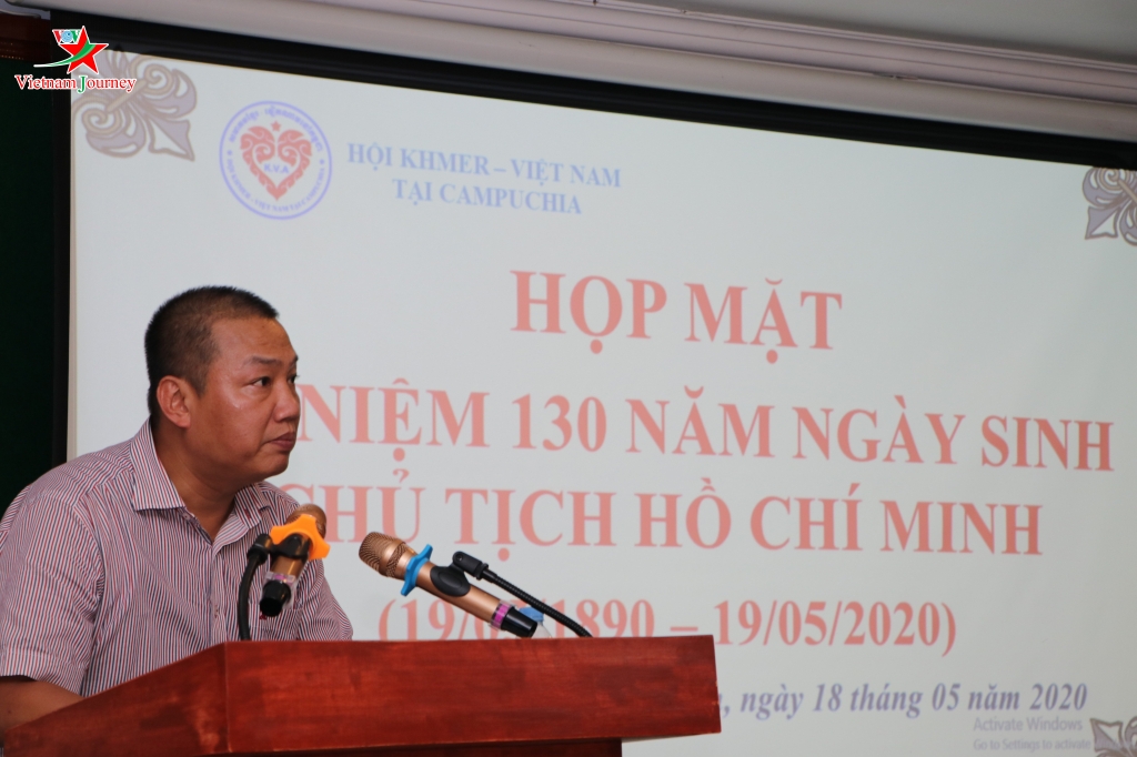 Cộng đồng người Việt Nam tại Campuchia họp mặt kỷ niệm 130 năm ngày sinh Chủ tịch Hồ Chí Minh cong dong nguoi viet nam tai campuchia hop mat ky niem 130 nam ngay sinh chu tich ho chi minh