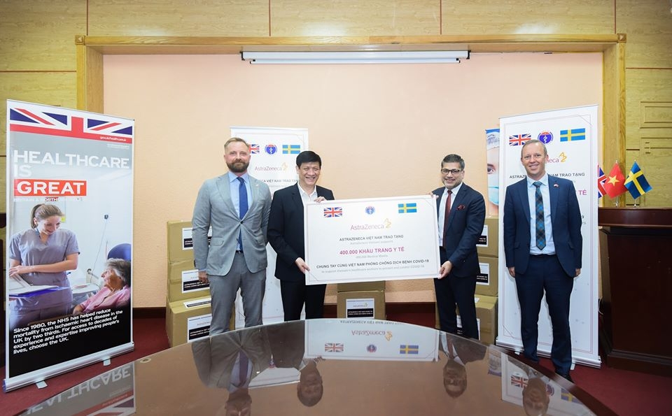 Doanh nghiệp Anh tặng 400.000 khẩu trang cho Việt Nam chống COVID-19 doanh nghiep anh tang 400000 khau trang cho viet nam chong covid 19
