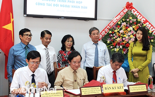 DUFO ký kết chương trình phối hợp công tác đối ngoại nhân dân giai đoạn 2020-2025 dufo ky ket chuong trinh phoi hop cong tac doi ngoai nhan dan giai doan 2020 2025