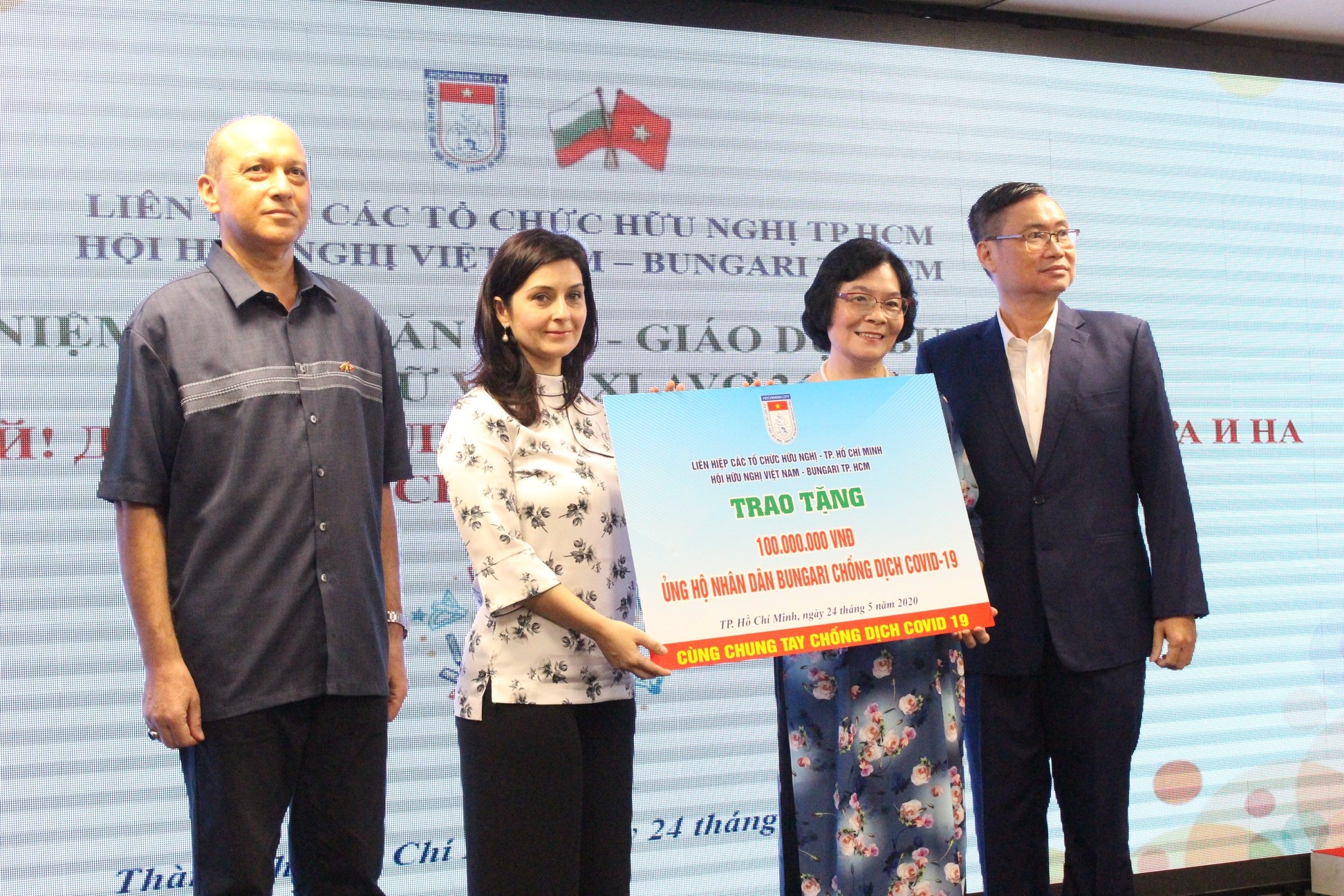 hufo ung ho 100 trieu dong giup nhan dan bulgaria chong covid 19