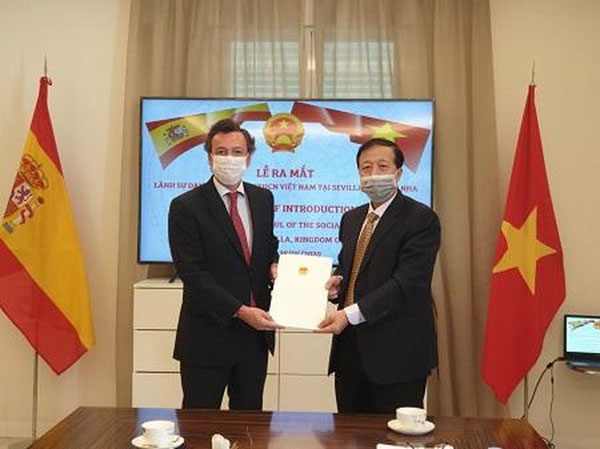 Ông Pablo Rafael Gomez Falcon được bổ nhiệm là lãnh sự danh dự Việt Nam tại Sevilla, Tây Ban Nha ong pablo rafael gomez falcon duoc bo nhiem la lanh su danh du viet nam tai sevilla tay ban nha