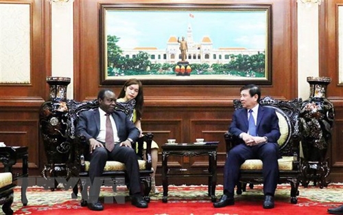 Thành phố Hồ Chí Minh đẩy mạnh hợp tác kinh tế với Angola và Armenia thanh pho ho chi minh day manh hop tac kinh te voi angola va armenia