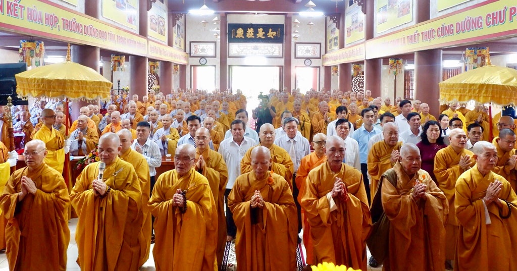 1.000 tăng ni tham dự khóa An cư Kiết hạ Phật lịch 2564 tại Long An 1000 tang ni tham du khoa an cu kiet ha phat lich 2564 tai long an