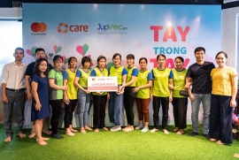 care quoc te tai viet nam mastercard ho tro hon 800 lao dong nu khac phuc hau qua covid 19
