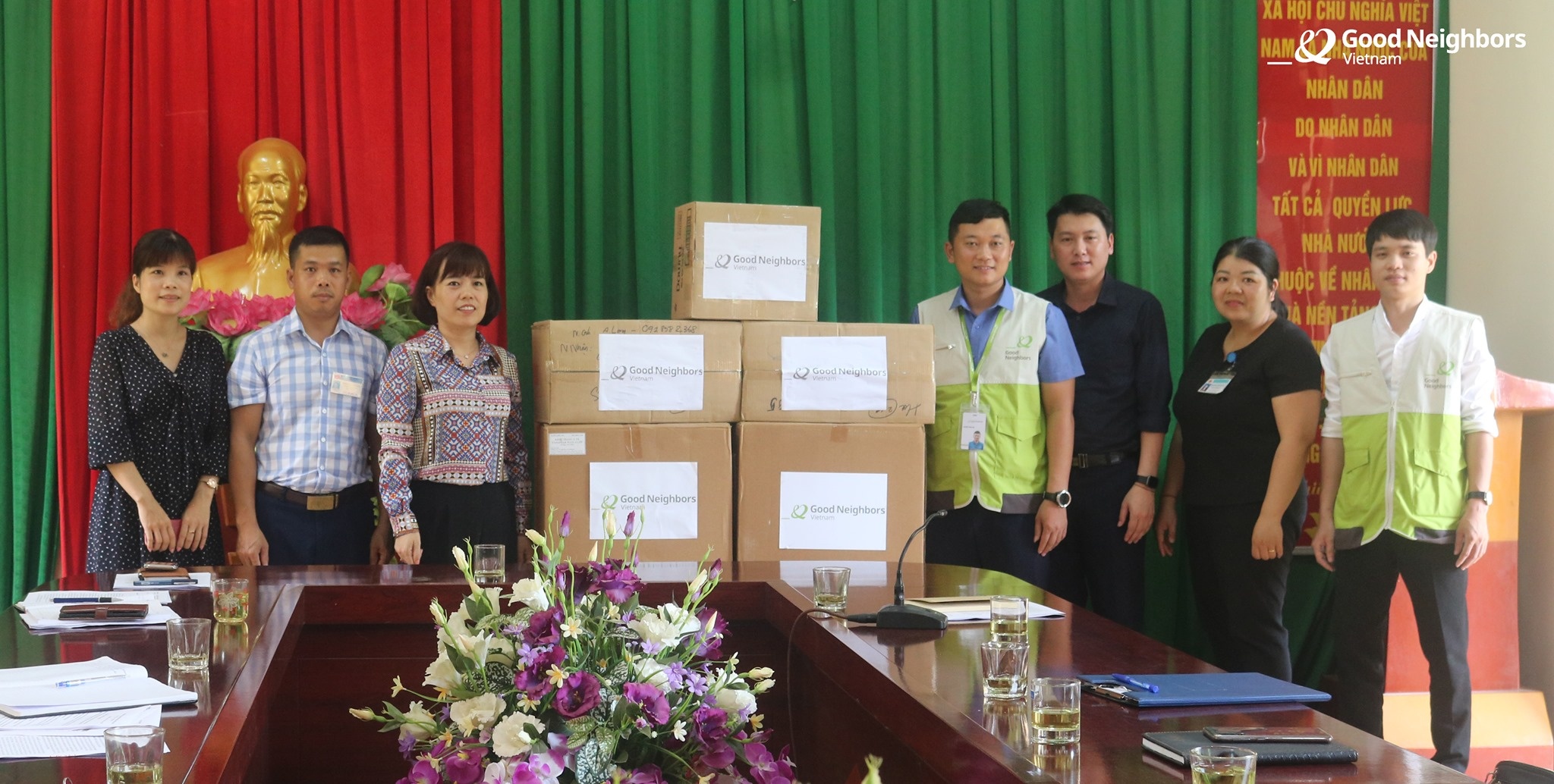 GNI trao tặng 20.000 khẩu trang và nhiều vật dụng y tế cho huyện Quang Bình, tỉnh Hà Giang (Ảnh: GNI) gni trao tang 20000 khau trang va nhieu vat dung y te cho huyen quang binh tinh ha giang anh gni