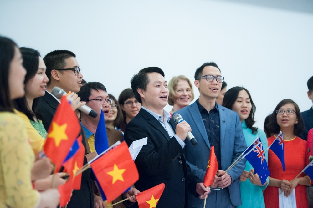 Lễ kỷ niệm chương trình Đào tạo tiếng Anh cho cán bộ Việt Nam ELTO 50 (Ảnh: Baothegioi) le ky niem chuong trinh dao tao tieng anh cho can bo viet nam elto 50 anh baothegioi