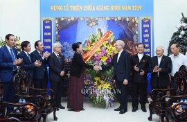dau tranh voi cac hoat dong loi dung van de ton giao chia re khoi dai doan ket dan toc