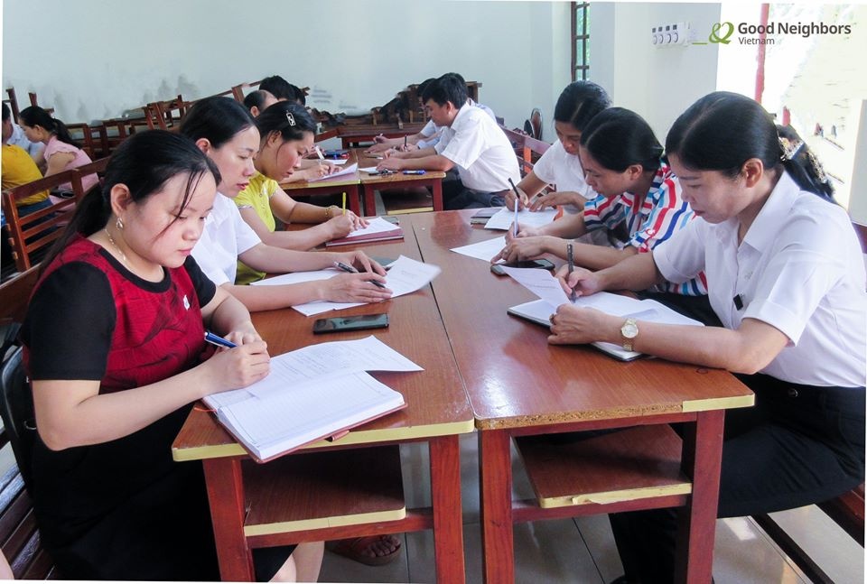 Kết thúc buổi tập huấn các cán bộ là giáo viên, Ban giám hiệu đã có được nhiều kiến thức để phòng chống bạo lực trong nhà trường. ket thuc buoi tap huan cac can bo la giao vien ban giam hieu da co duoc nhieu kien thuc de phong chong bao luc trong nha truong
