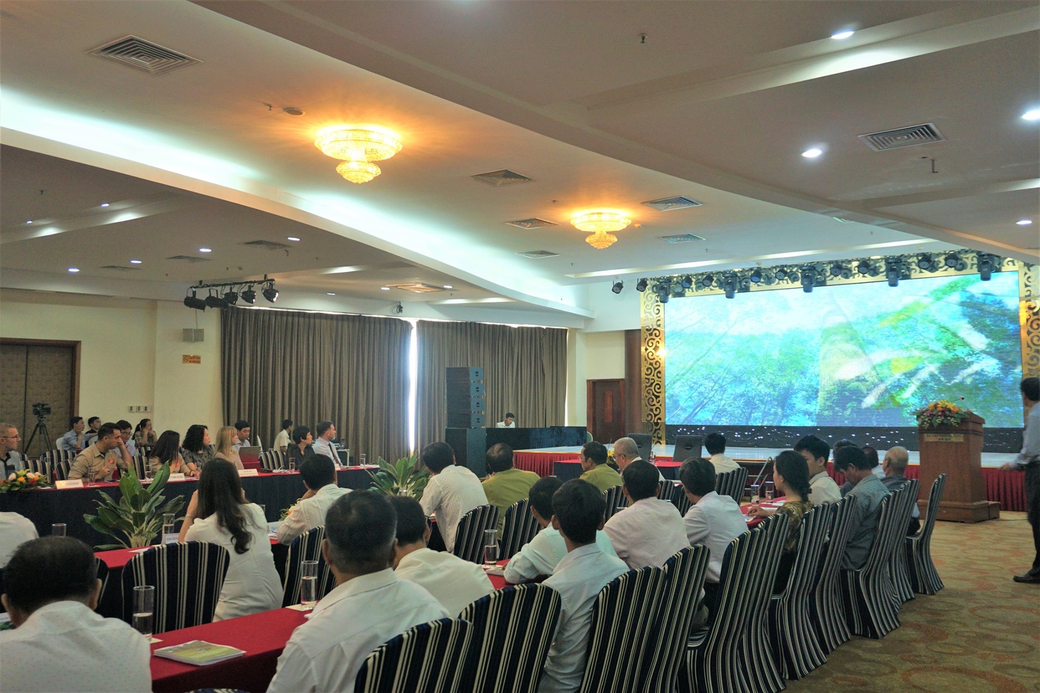 Các đại biểu tham dự hội thảo (Ảnh: MCNV) cac dai bieu tham du hoi thao anh mcnv