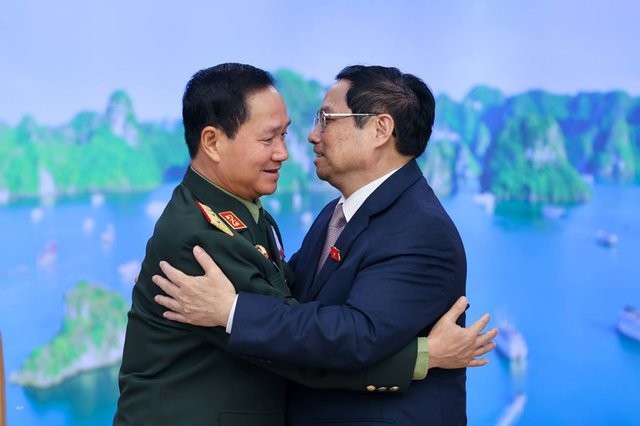 Thủ tướng Phạm Minh Chính tiếp Tổng Tham mưu trưởng QĐND Lào Thủ tướng Phạm Minh Chính tiếp Tổng Tham mưu trưởng QĐND Lào