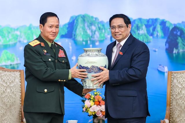 Thủ tướng Phạm Minh Chính tiếp Tổng Tham mưu trưởng QĐND Lào Thủ tướng Phạm Minh Chính tiếp Tổng Tham mưu trưởng QĐND Lào
