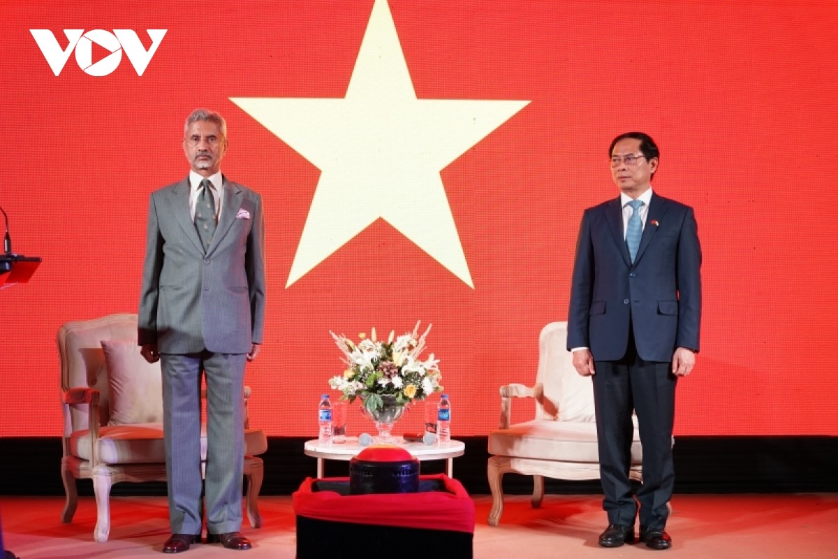 Bộ trưởng Ngoại giao Bùi Thanh Sơn gặp song phương Bộ trưởng Ngoại giao Ấn Độ Bộ trưởng Ngoại giao Bùi Thanh Sơn gặp song phương Bộ trưởng Ngoại giao Ấn Độ
