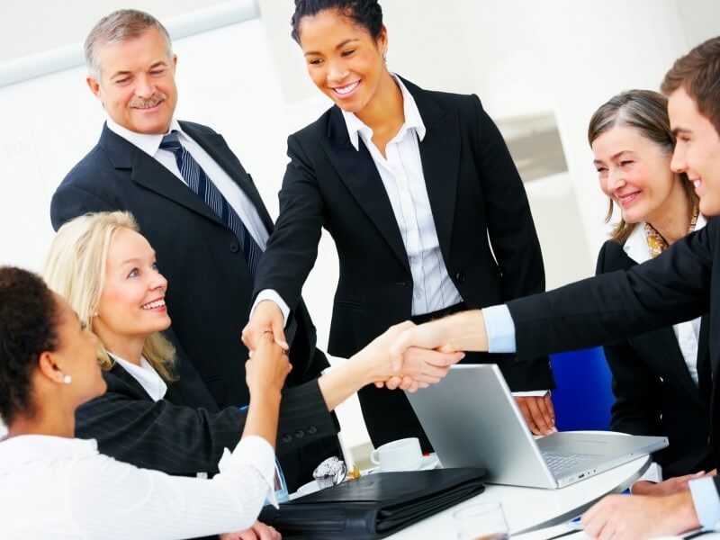 Một trong các yếu tố thể hiện tinh thần trách nhiệm trong công việc đó chính là giúp đỡ dồng nghiệp. mot trong cac yeu to the hien tinh than trach nhiem trong cong viec do chinh la giup do dong nghiep