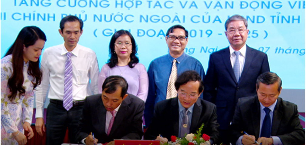 Các đại biểu tham gia lễ ký kêt (Ảnh: Baodongnai) cac dai bieu tham gia le ky ket anh baodongnai