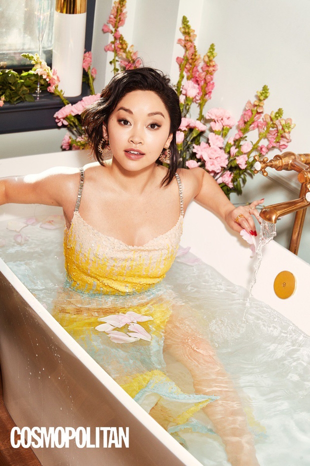 Hình ảnh Lana Condor trên Tạp chí Cosmopolitan. hinh anh lana condor tren tap chi cosmopolitan