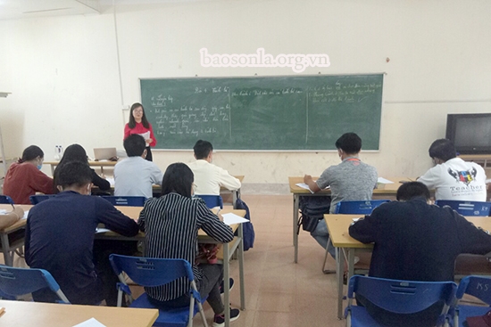 Các lưu học sinh Lào học tiếng Việt tại Trường Đại học Tây Bắc (Ảnh: Baosonla) cac luu hoc sinh lao hoc tieng viet tai truong dai hoc tay bac anh baosonla