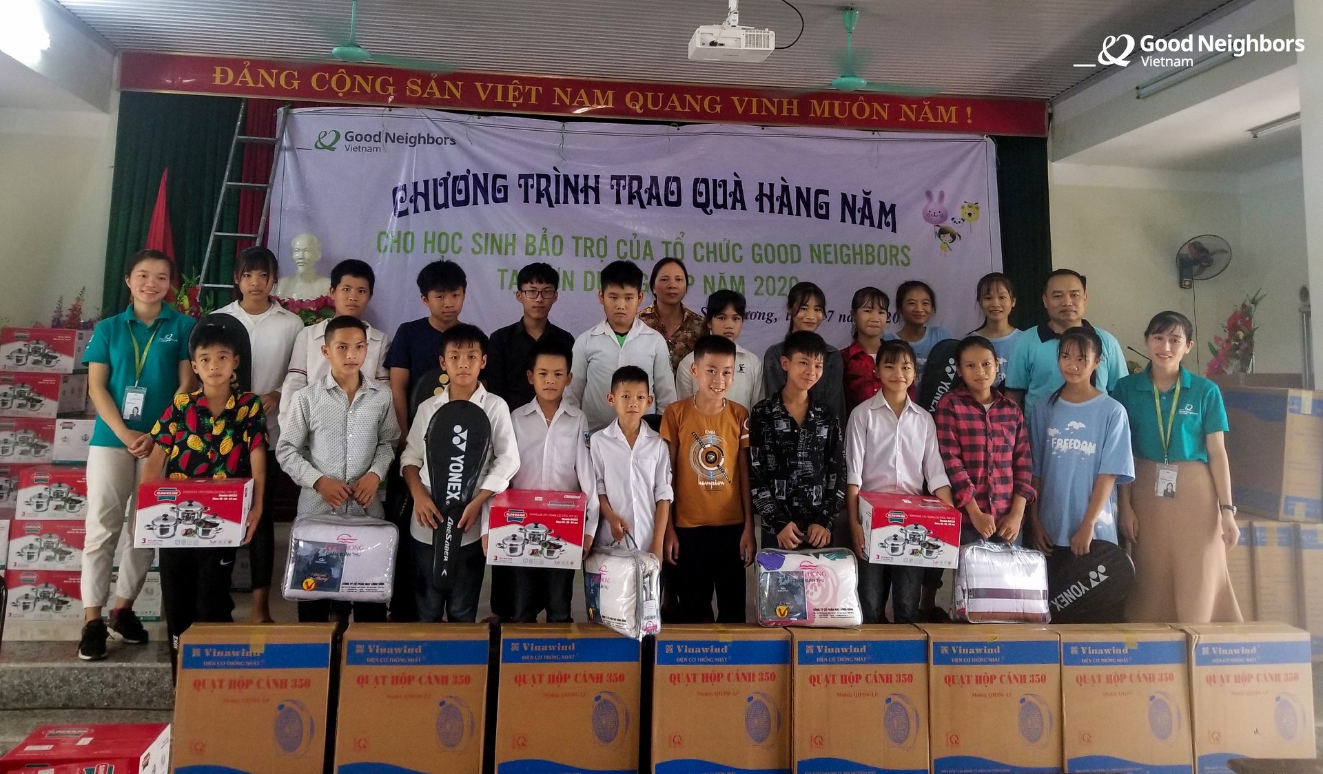 good neighbors trao qua cho 3897 tre em tai huyen son duong tinh tuyen quang anh gni