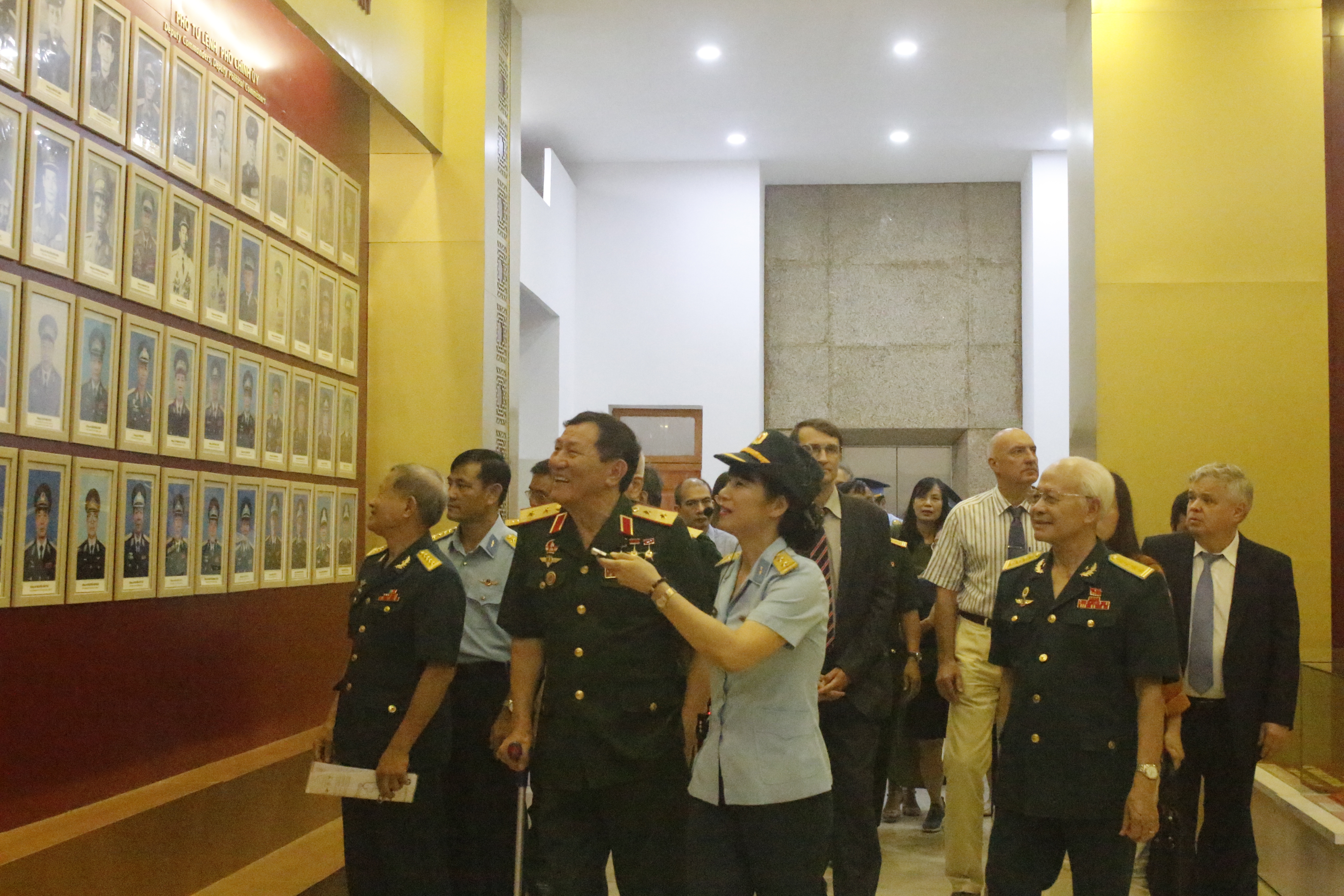 Trung tướng Phạm Tuân Mối quan hệ Việt Nam Liên bang Nga có từ Trái Đất trên bầu trời dưới biển và bây giờ là trong vũ trụ trung tuong pham tuan moi quan he viet nam lien bang nga co tu trai dat tren bau troi duoi bien va bay gio la trong vu tru