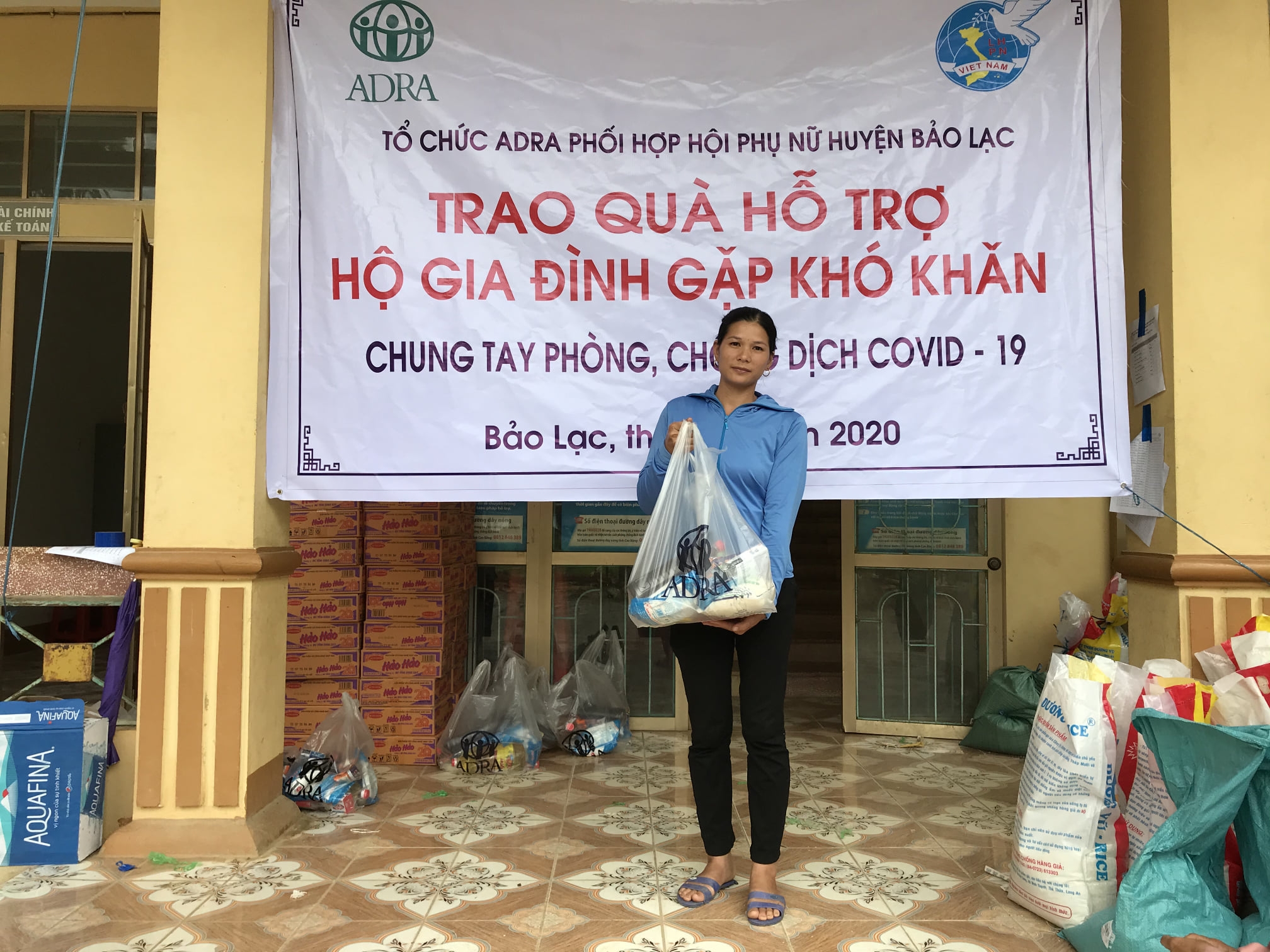 Món quà là động lực giúp người dân Bảo Lạc, Cao Bằng khắc phục khó khăn do COVID-19 (Ảnh: ADRA) mon qua la dong luc giup nguoi dan bao lac cao bang khac phuc kho khan do covid 19 anh adra