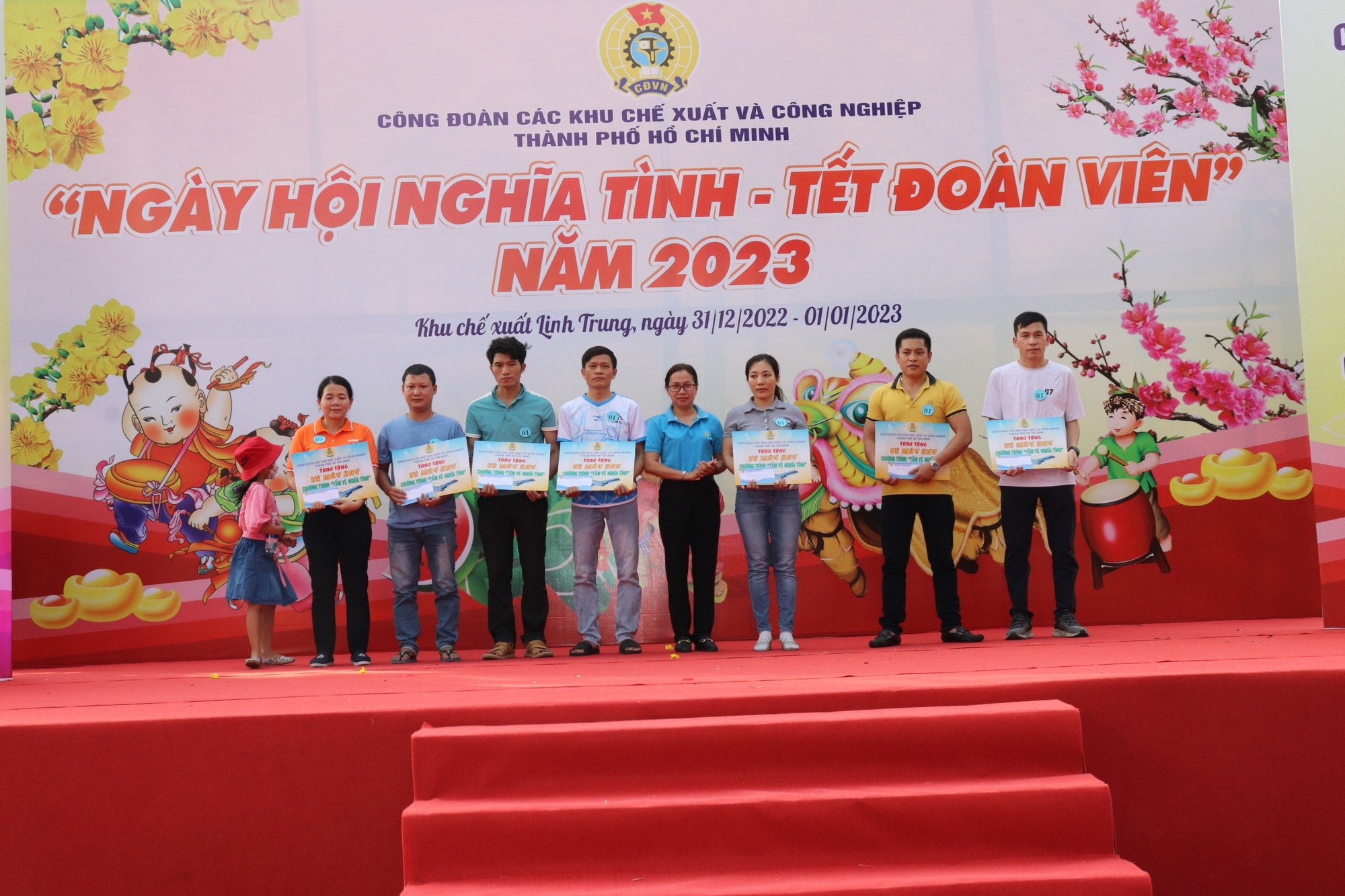 Bản in : 胡志明市工会为数万名工人带来温暖春节 | Vietnam+ (VietnamPlus)