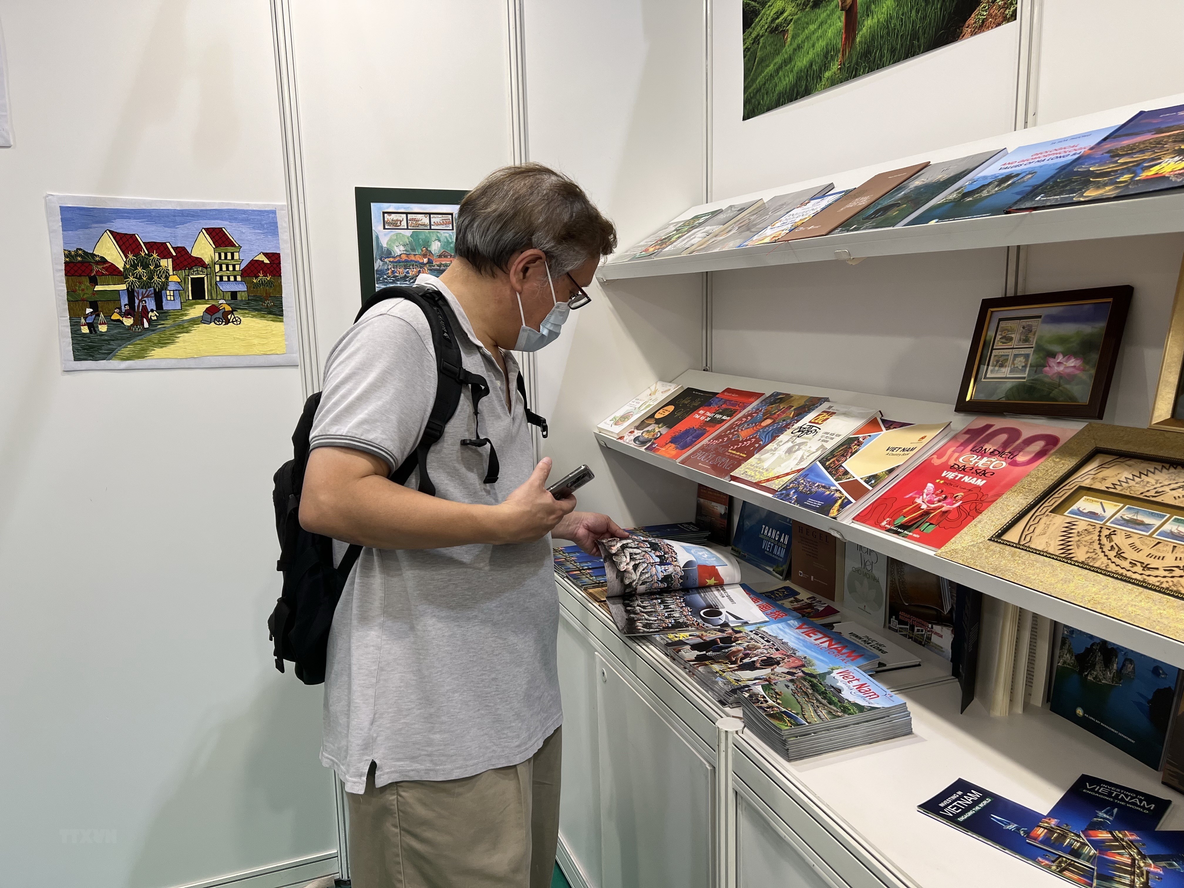 越南参加2022年第32届中国香港书展 越南参加2022年第32届中国香港书展