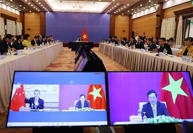 越中增强政治互信，务实合作