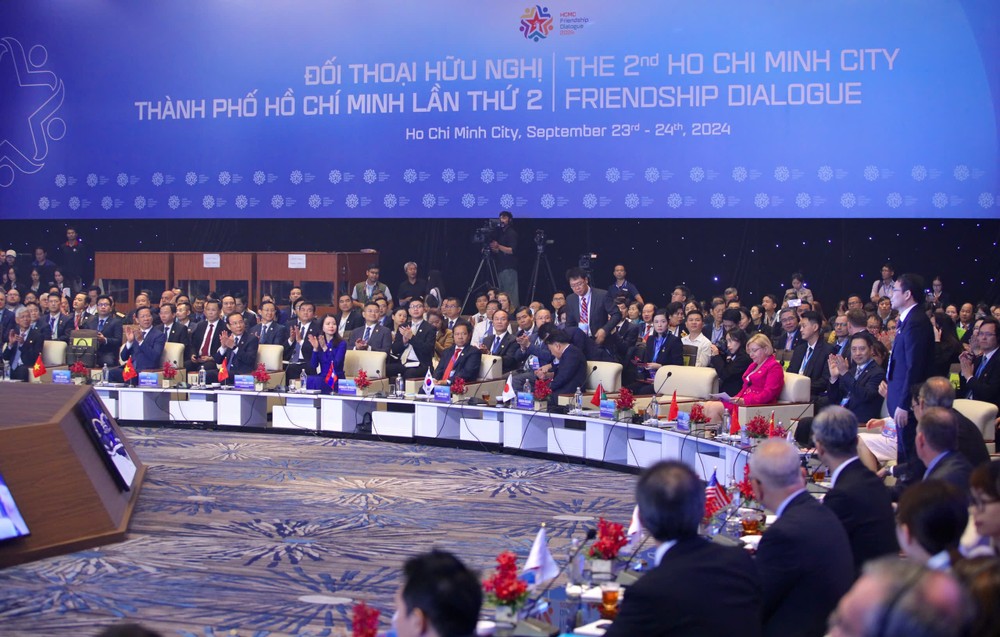 35个国际地方政府代表团出席2024年胡志明市友好对话会议 35个国际地方政府代表团出席2024年胡志明市友好对话会议