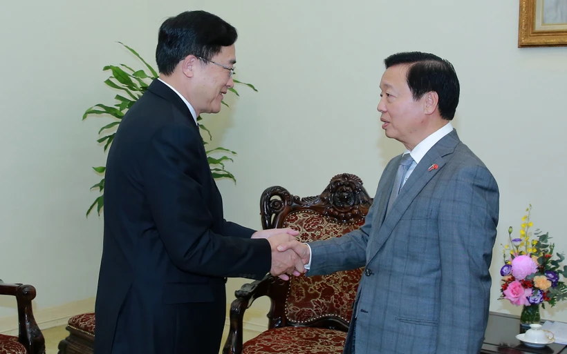 越南政府副总理陈红河会见中国商用飞机公司领导 越南政府副总理陈红河会见中国商用飞机公司领导