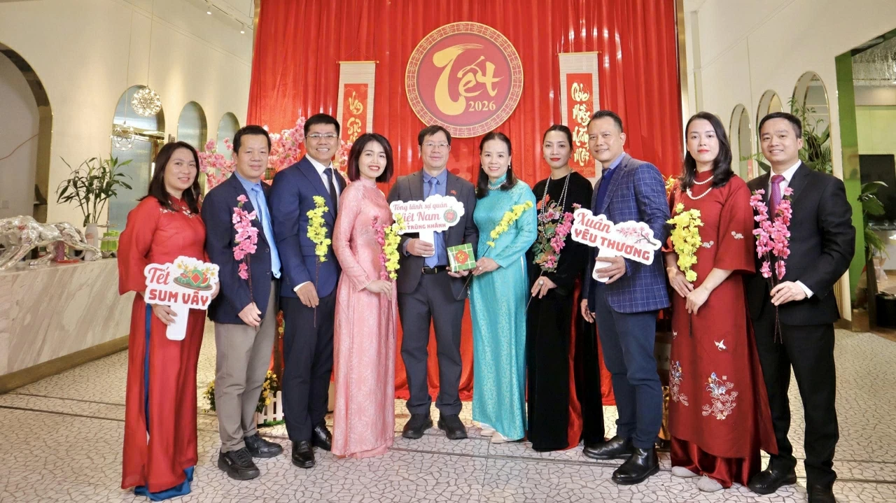 旅居中国重庆、四川的越南人社群喜迎2026年丙午之春 Cộng đồng người Việt Nam tại Trùng Khánh, Tứ Xuyên tưng bừng đón Xuân Bính Ngọ 2026