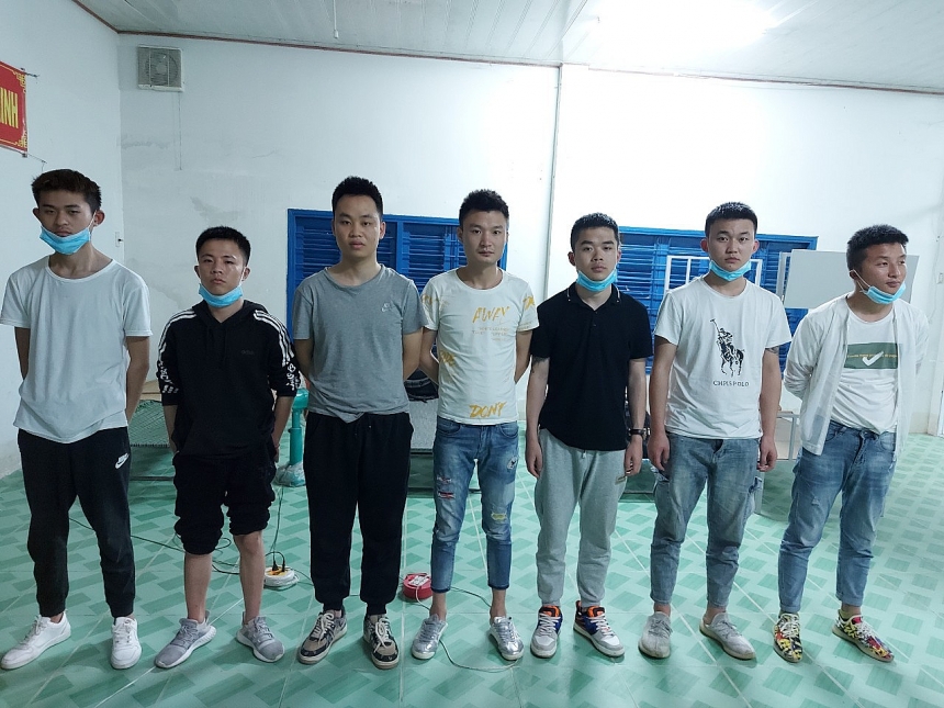 Bản in : 安江省发现拟非法出境的7名中国籍人员 | Vietnam+ (VietnamPlus)