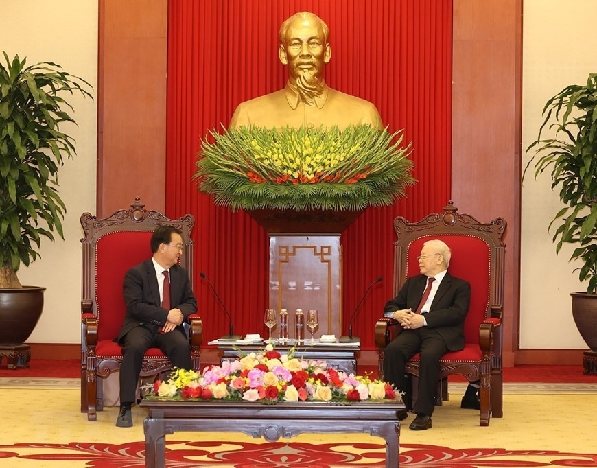 越共中央总书记阮富仲会见中国云南省委书记王宁。 越共中央总书记阮富仲会见中国云南省委书记王宁。