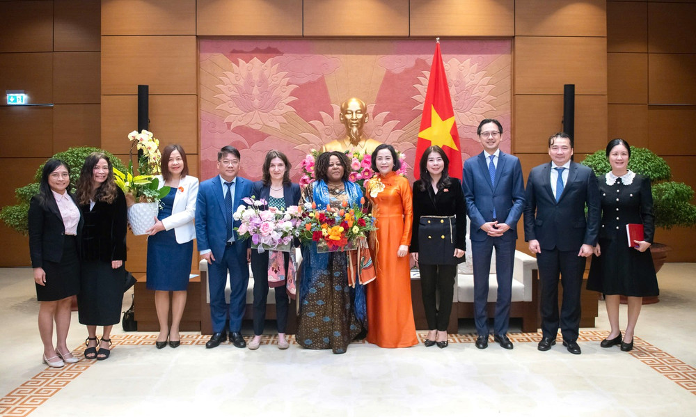 国际合作提升女性在数字时代的作用 国际合作提升女性在数字时代的作用