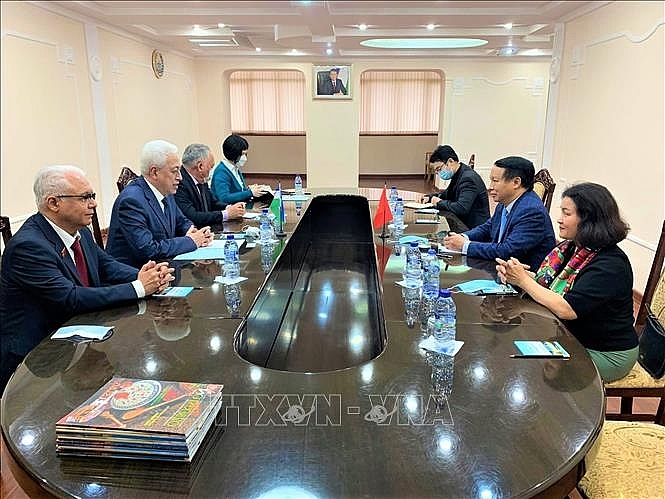 吴德孟分别会见了原乌兹别克斯坦文化体育部、对外友好合作委员会主席R.Kurbanov(图:越通社) 吴德孟分别会见了原乌兹别克斯坦文化体育部、对外友好合作委员会主席R.Kurbanov(图:越通社)
