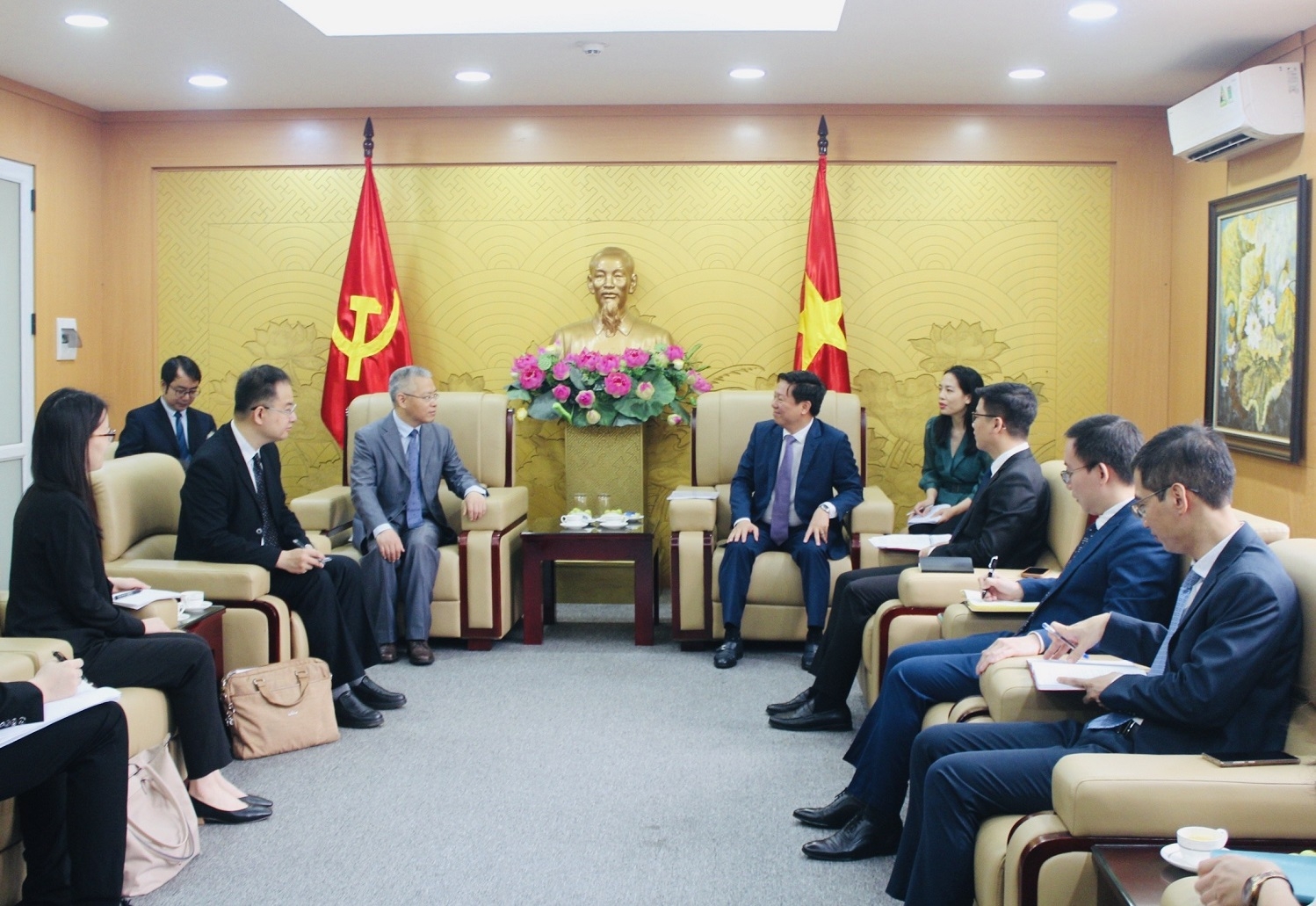 会见场景 会见场景