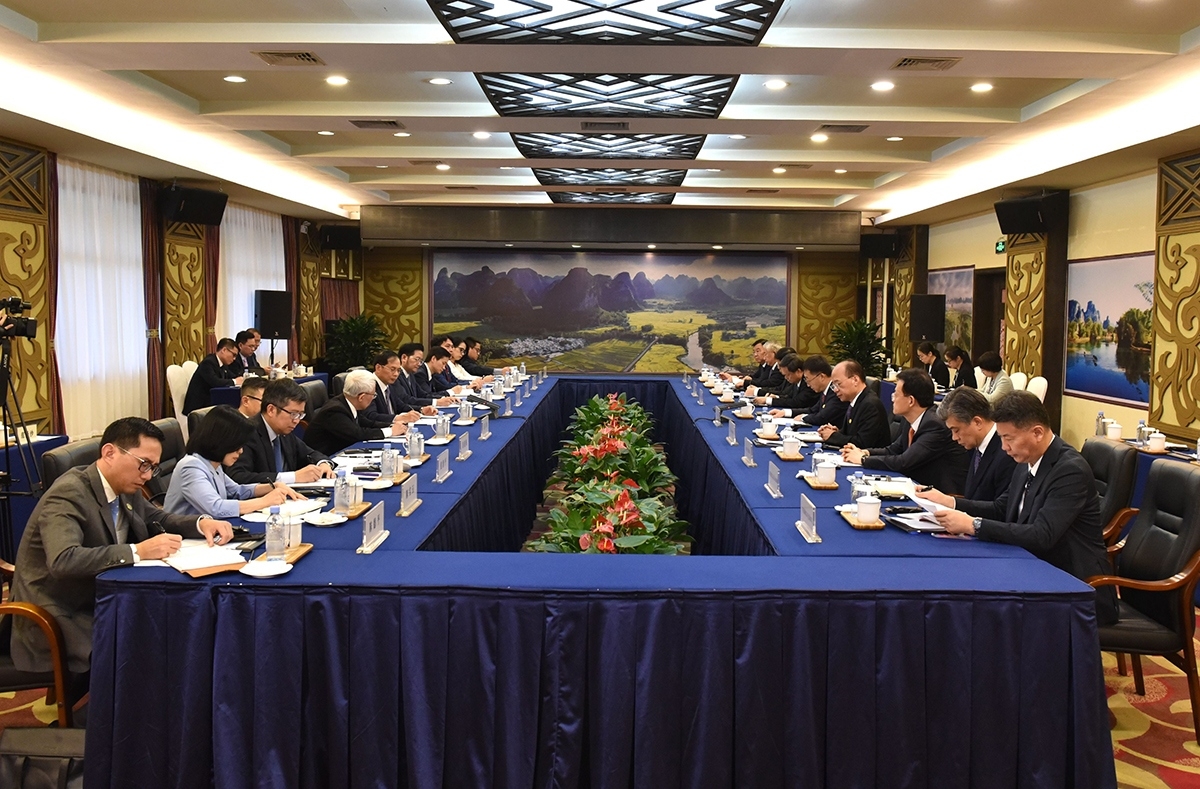 Bản in : 越南外交部长裴青山会见中国广西壮族民族自治区党委书记刘宁 | Vietnam+ (VietnamPlus)
