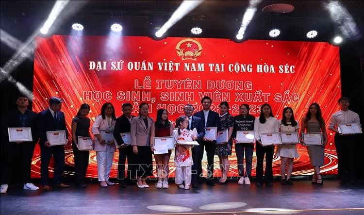 Bản in : 旅居捷克越南人积极举办活动促团结  | Vietnam+ (VietnamPlus)